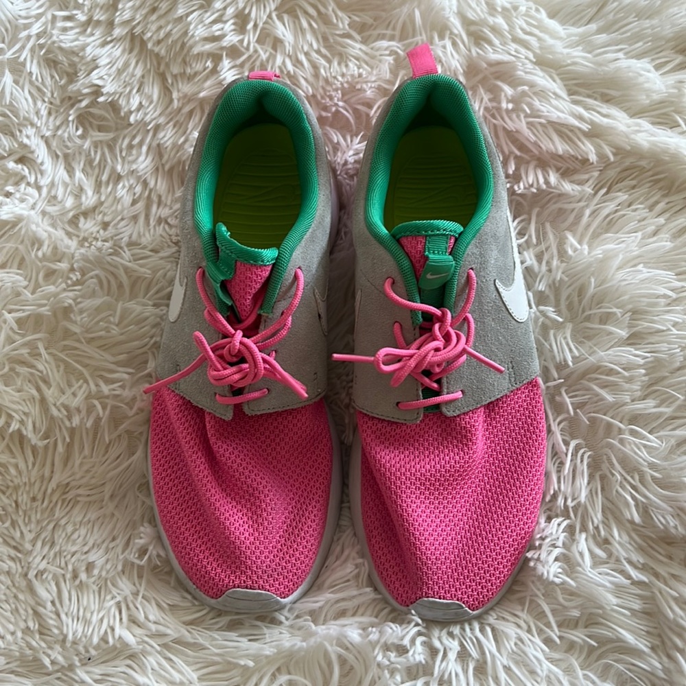 Nike athletic nikeid shoes for women